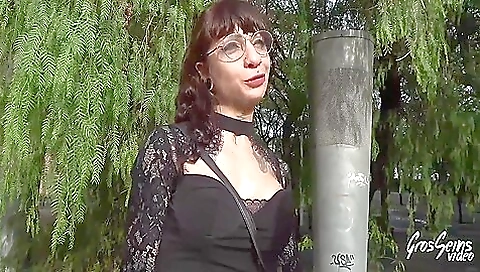 Elea, 27ans, Adore La Baise A Trois 15 Min Elea, 27ans, Adore La Baise A Trois 15 Min