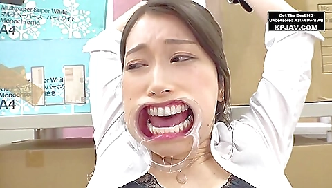 Hot Babe Deepthroat At The Office Hot Babe Deepthroat At The Office